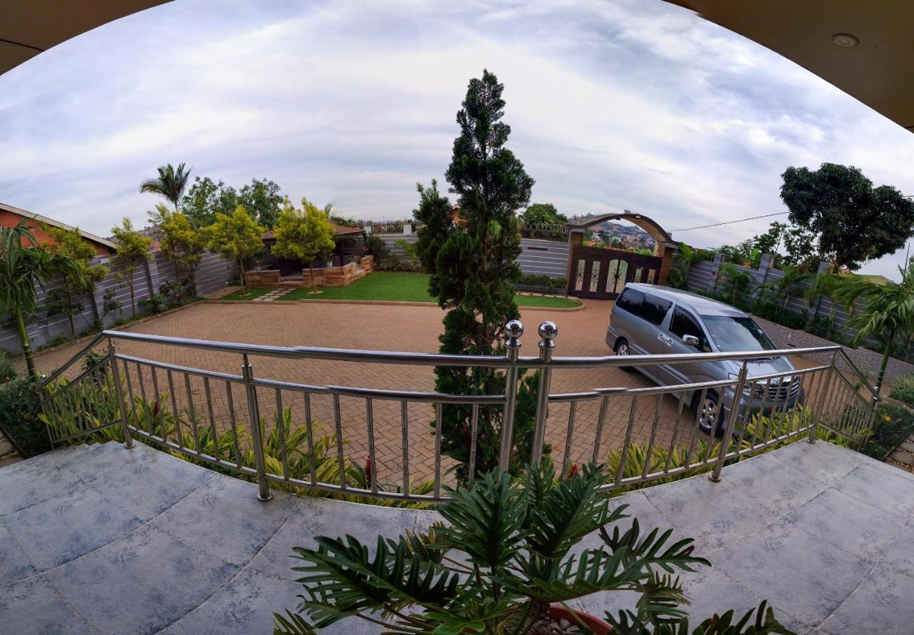 Eric Wilkins Apartments Lubowa Esterno foto