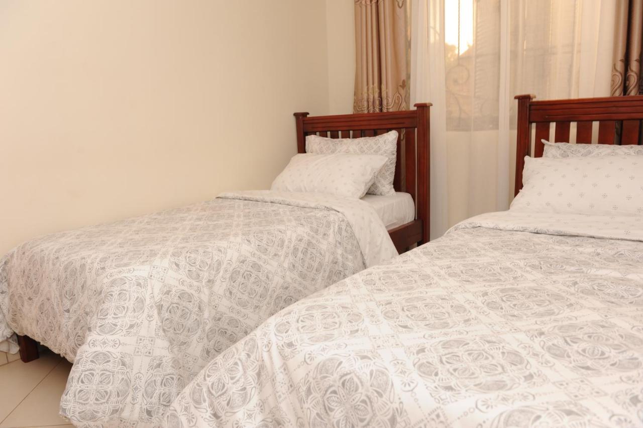 Eric Wilkins Apartments Lubowa Esterno foto